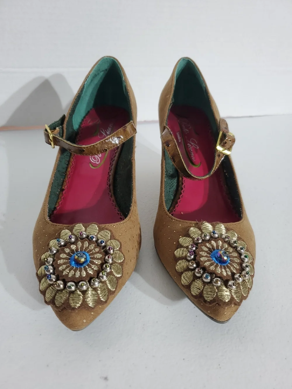 Poetic License Darla's Dream 6.5 Brown Mary Jane Heels Gold Embellishments - Picture 1 of 10